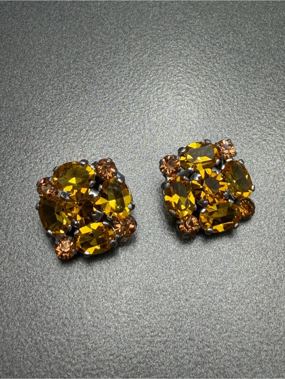 💚2/$60 Vintage Czech Glass Sparkling  Clip Earrings #354se